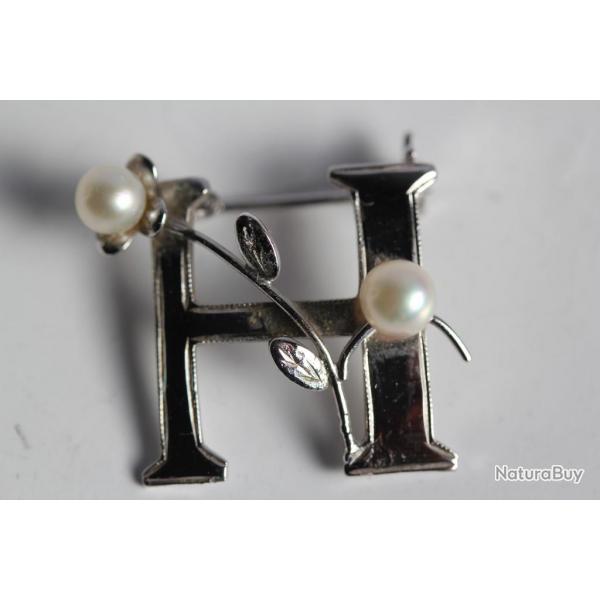 Broche argent et perles lettre H bijoux
