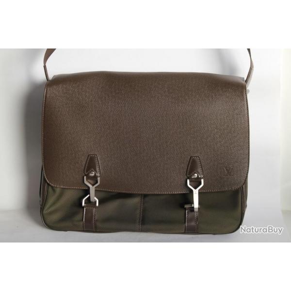 LOUIS VUITTON Sac Dersou Messenger cuir Taga