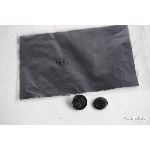 CHANEL 2 boutons mtal et resine vintage mode