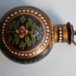 Ancien flacon métal peint Indes