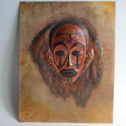 Tableau cuivre repoussé TSHIBANGU Masque africain