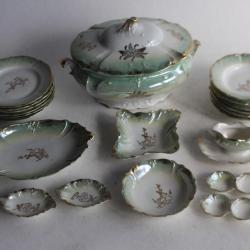 Ancienne dînette de poupée porcelaine