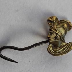 Ancien crochet de tablier XIXe siècle