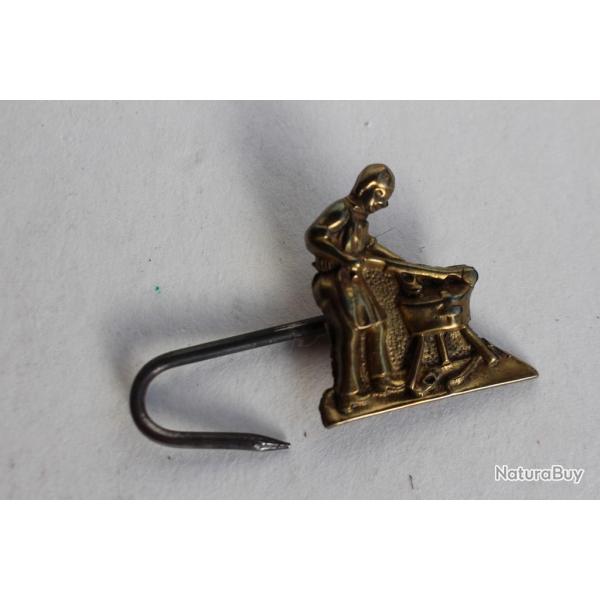 Ancien crochet de tablier de sabotier XIXe sicle Camion Frre