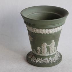 Pot porcelaine biscuit de Wedgwood 1962