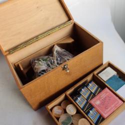 Coffret pour travaux de perles ou perlé de verre