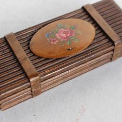 Boite a timbres Art populaire Brienz Suisse Lausanne