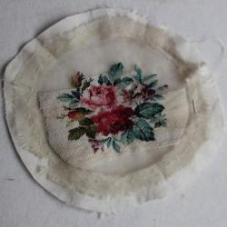 Ancienne broderie petit point ouvrage inachevé