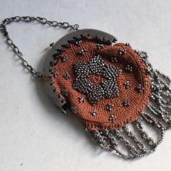 Bourse porte louis d'or XIXe siècle perlé d'acier