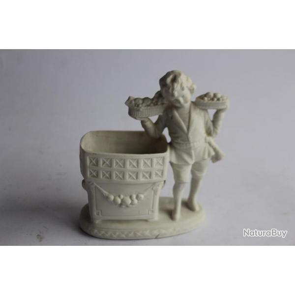 Porcelaine biscuit Petit vase garonnet