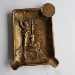 Cendrier Piolet club Genève 1893-1933 alpiniste montagne