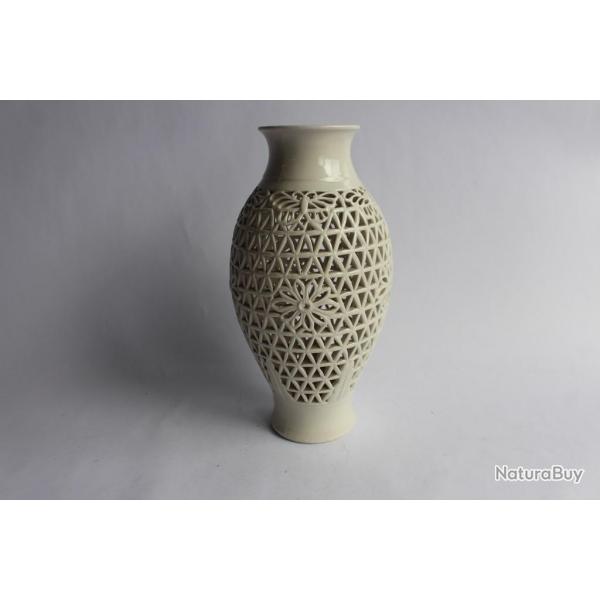 Vase porcelaine ajoure