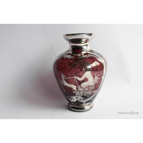 Vase a dcor en application d'argent enfant