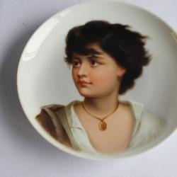 Coupelle porcelaine jeune femme Suisse XIXe siècle