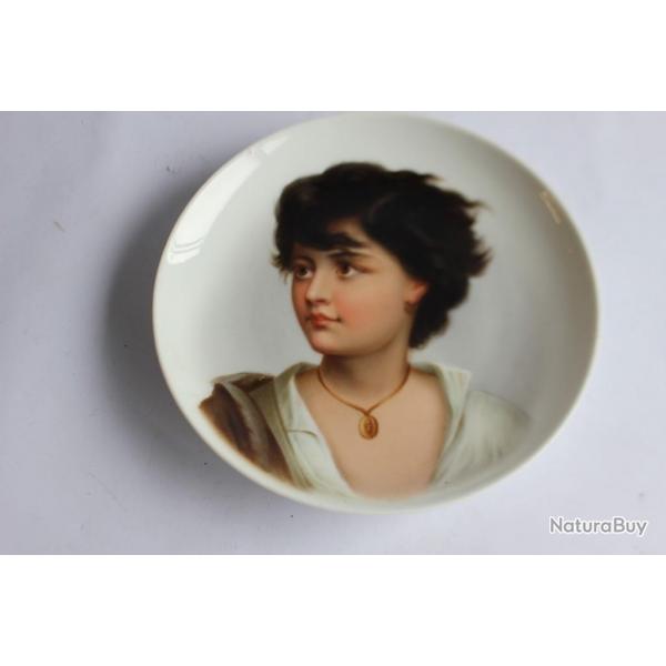 Coupelle porcelaine jeune femme Suisse XIXe sicle