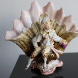 Vase Coquillage et garçon porcelaine Rudolstadt-Volkstedt Allemagne