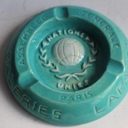 Cendrier publicitaire Galeries Lafayette Paris Nations Unies Rémy