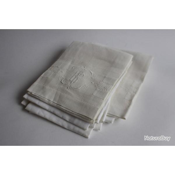 Dix serviettes de table B. F.