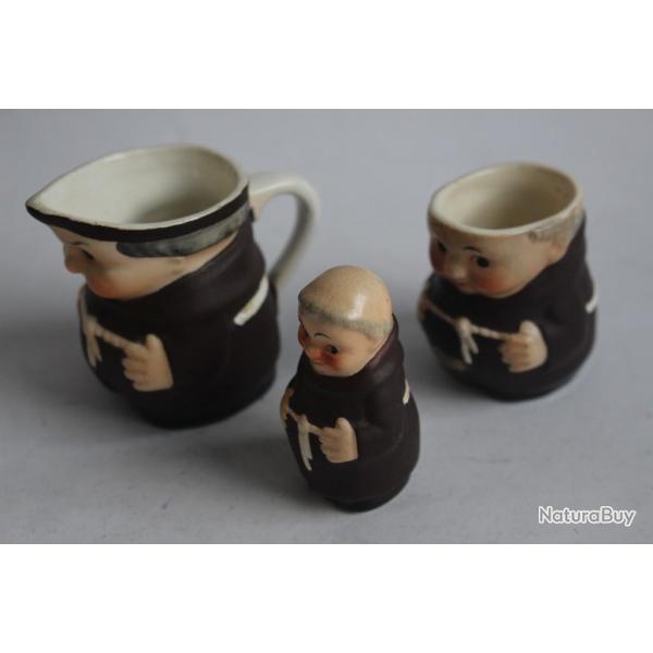 Trois porcelaines de GOEBEL Allemagne moine
