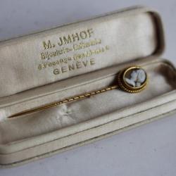 Épingle de cravate or camée coquillage