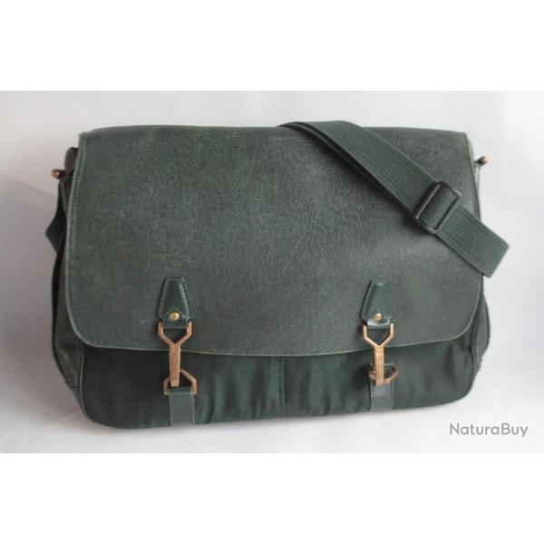 LOUIS VUITTON Sac Dersou Messenger cuir Taga vert