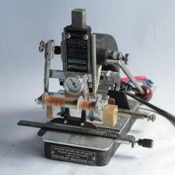 Ancienne machine gaufrage estampage à chaud Kingsley Machine Hot Stamp