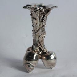 CHRISTOFLE Vase aux trois carottes bronze argenté