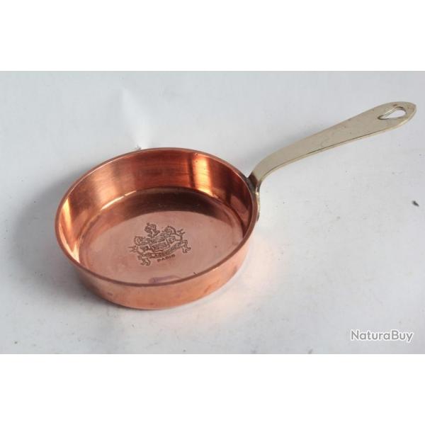 Cassolette armoiries restaurant Lasserre Paris