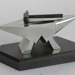 Travail de maîtrise Petite Enclume et marteau