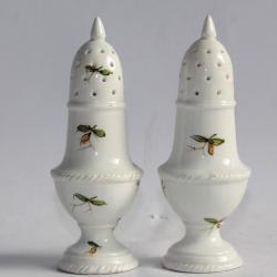 Saupoudreuses porcelaine XVIIIe siècle