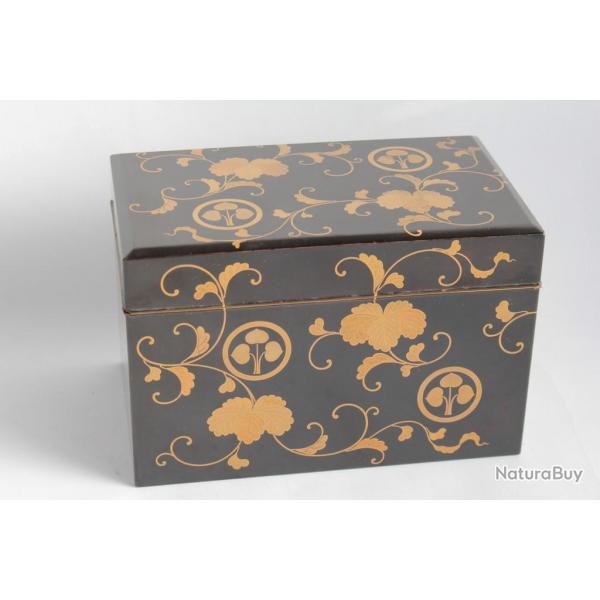 Boite bois laqu Tebako Japon Meiji Family crest