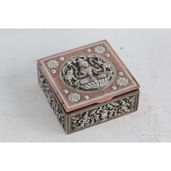 Boite cuivre et argent Desse Lakshmi lphants