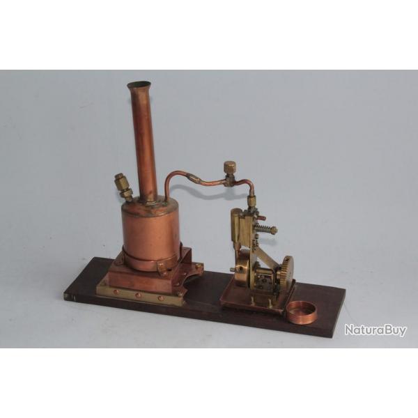 Ancienne machine  vapeur artisanale