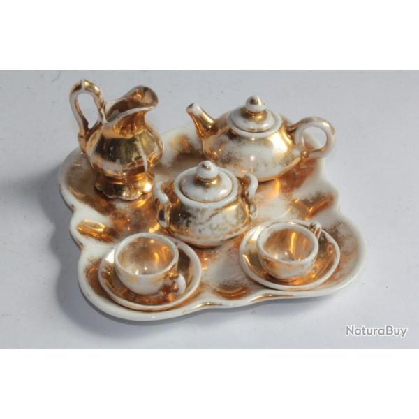 Dnette Service  th de poupe porcelaine Vieux Paris