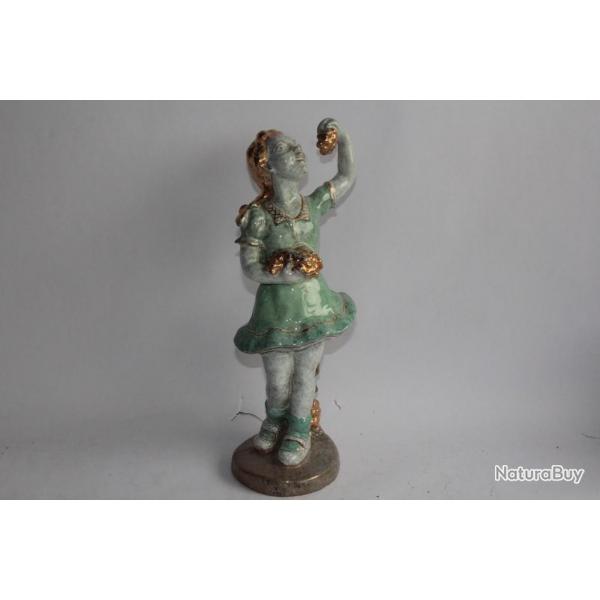 Cramique Petite fille aux raisins Marten Genve