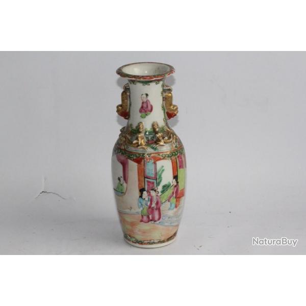 Vase porcelaine maille Chine Famille rose Canton XIXe sicle
