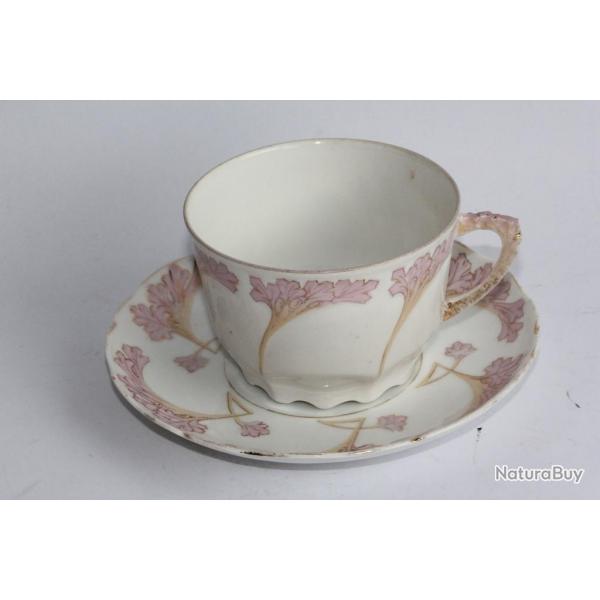 Tasse  chocolat porcelaine Art nouveau