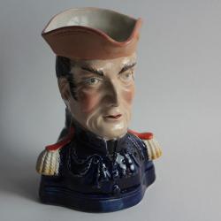 Pichet anthropomorphe Duc Wellington toby jug
