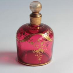 Flacon à parfum verre rubis émaillé Napoléon III
