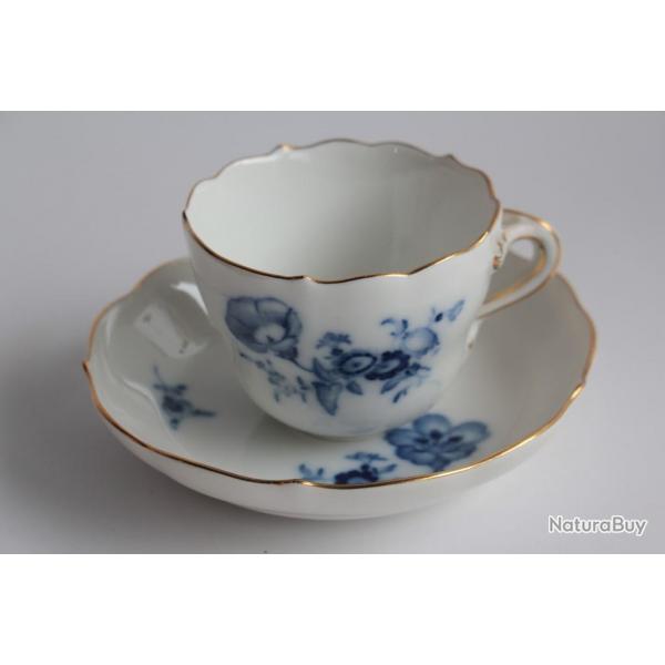 MEISSEN Tasse  caf porcelaine Fleur bleue XIXe sicle