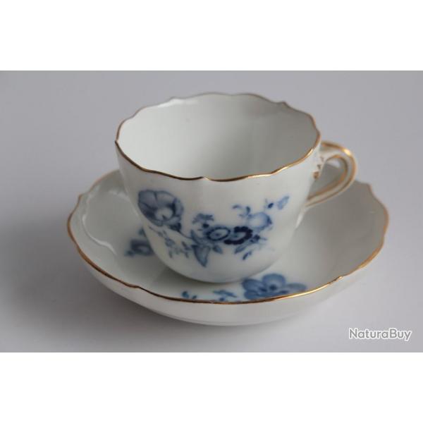 MEISSEN Tasse  caf porcelaine Fleur bleue XIXe sicle