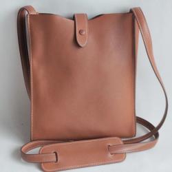HERMES Sac Pochette uniforme bandoulière Onimaitou cuir marron
