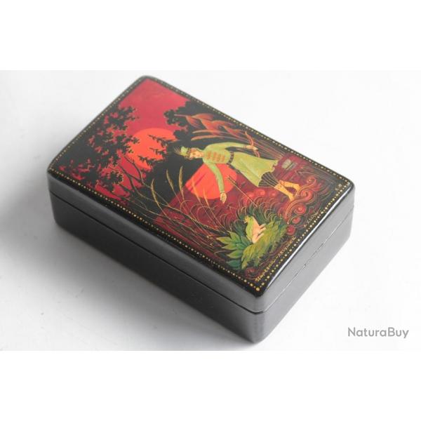 Bote laque Russe Kholui La Princesse-Grenouille