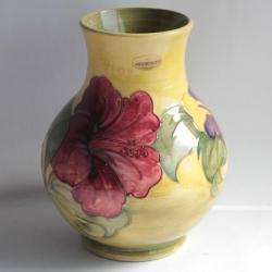 MOORCROFT Vase céramique Hibiscus Angleterre