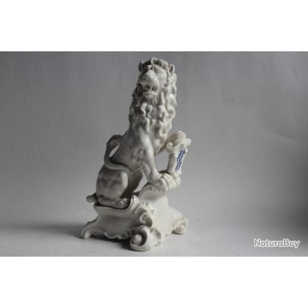 NYMPHENBURG Lion baroque porcelaine Josef Wackerle