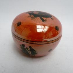 Boite a crème porcelaine émaillée décor Napoléon III