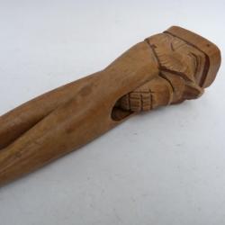 Casse noix bois sculpté Art populaire Suisse