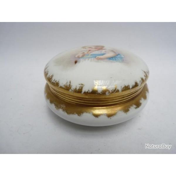 Grande boite porcelaine bb XIXe sicle enfant Antiquits