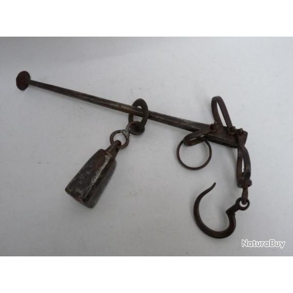 Ancienne balance romaine Art populaire