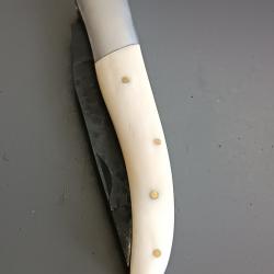 COUTEAU YATAGAN, manche os, guilloché.